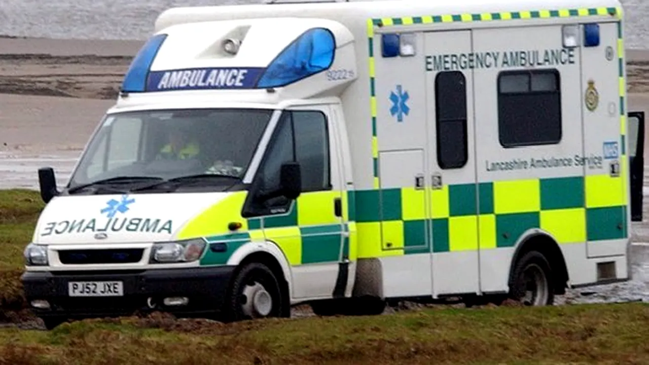 ACCIDENT cu un microbuz cu zece români în Marea Britanie: Femeie de 63 de ani, în stare critică
