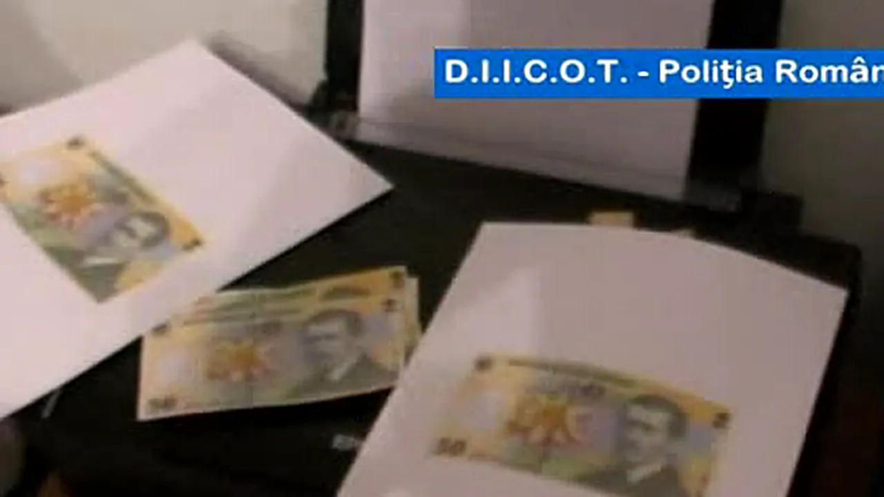 Peste 300 de bancnote de 50 şi 100 de lei false, puse în circulaţie. Şase persoane reţinute
