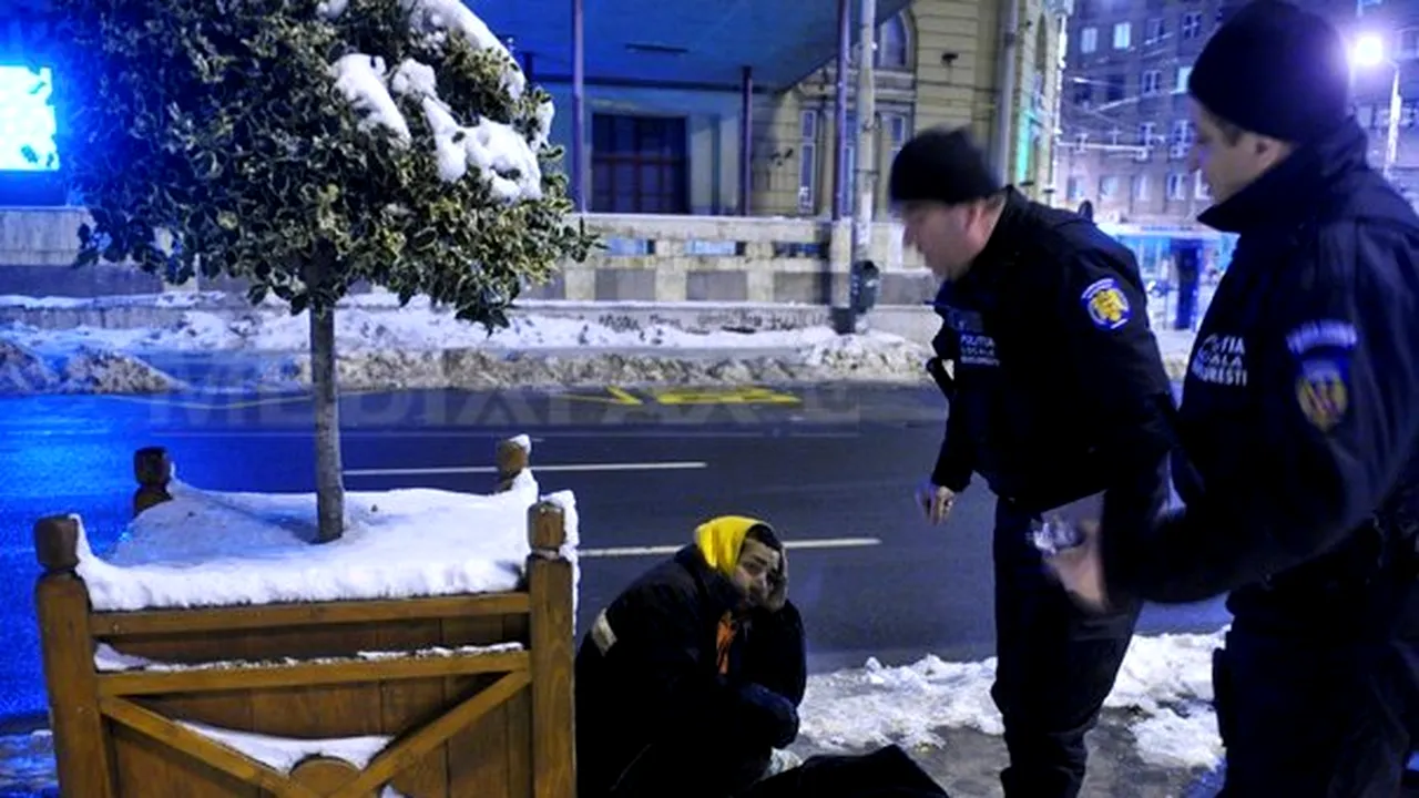 Peste 40 de persoane fără adăpost, salvate de la îngheţ şi duse cu ambulanţe la centrele sociale