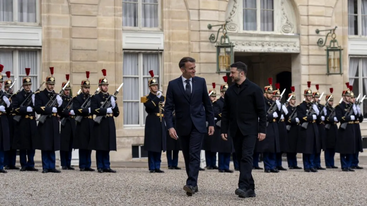 Zelenski și Macron au discutat despre apărarea Ucrainei și tensiunile din Orientul Mijlociu