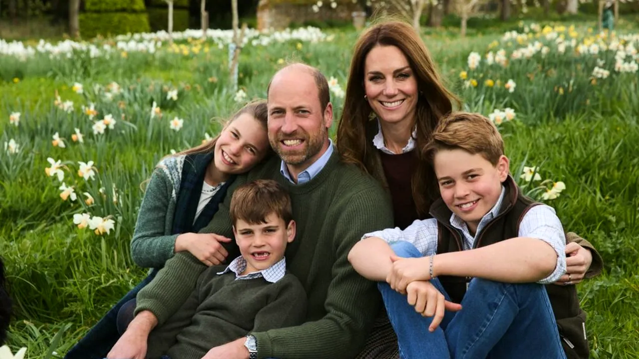 Prințul și Prințesa de Wales își dezvăluie felicitarea de Crăciun din 2025. Un portret de familie plin de emoție