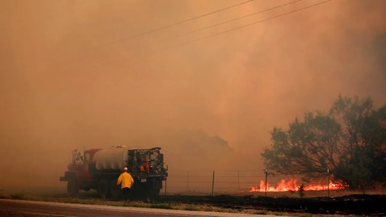 Incendii devastatoare în Texas: 500 de case au fost distruse şi două persoane au murit - VIDEO, FOTO
