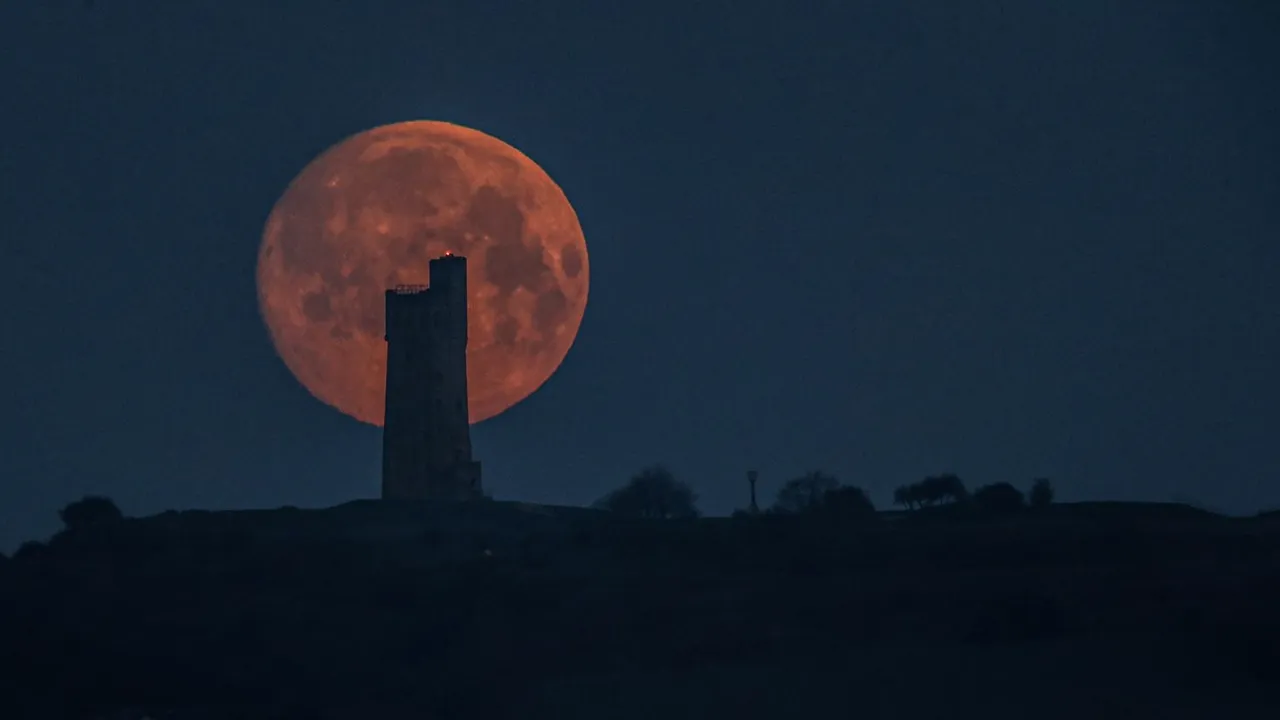Fenomen astronomic inedit - Luna Roz. Când o putem admira şi ce semnificaţie are