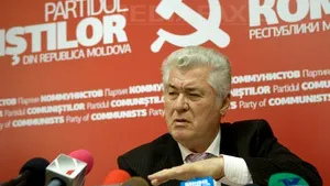 Voronin acuză Ministerul moldovean al Apărării că încheie 
