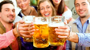 Veste bună pentru microbişti: FRF vrea să permită consumul de bere pe stadioanele din România