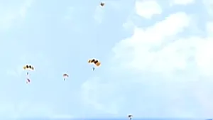 Un paraşutist militar american a murit după ce s-a lovit în aer de un coleg - VIDEO