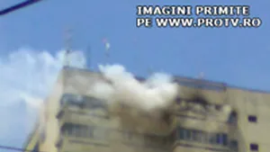 Incendiu într-un bloc din cartierul Pantelimon (Video)