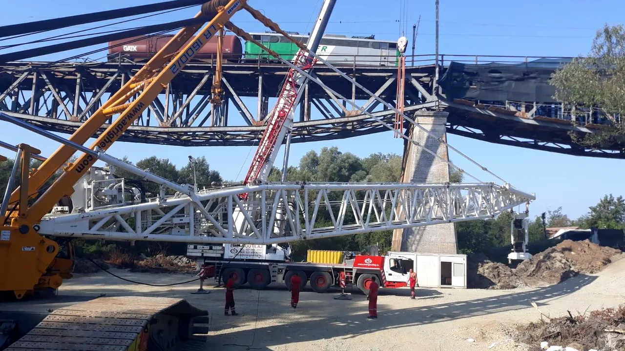 Circulaţia feroviară pe Viaductul Cârcea a fost redeschisă după aproximativ o lună de la accidentul de tren