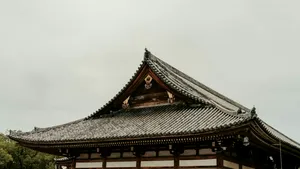 De ce în Japonia nu se folosesc burlane pentru a drena apa de ploaie de pe acoperișuri