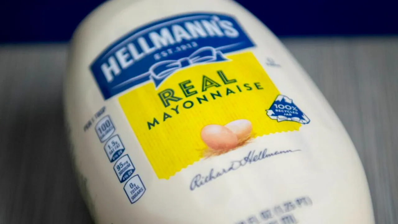 Li s-a tăiat maioneza? Hellmann’s și alte mărci Unilever ar putea fi separate de restul afacerilor alimentare