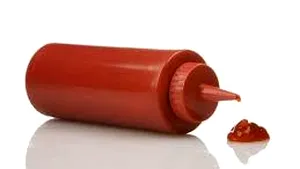 InfoCons: Ketchup-uri din supermarketuri sunt pline de apă, sare şi E-uri