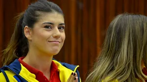 Cîrstea a jucat până la urmă în Fed Cup, dar la dublu. Desfăşurarea bizară a meciului. Reacţia Soranei