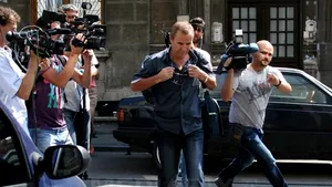 Dinel Staicu şi Carmen Ioana Popescu, arestaţi pentru că i-au dat mită judecătoarei Cîrstoiu