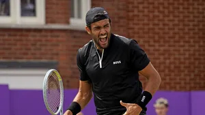  Matteo Berrettini îşi apără titlul la ATP Queen's în faţa lui Filip Krajinovic 