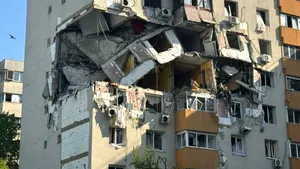 Șase luni de la explozia blocului din Rahova. Persoanele afectate cer soluții: „Cu hainele de pe mine am rămas”