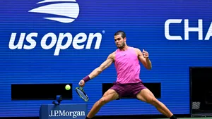 Carlos Alcaraz l-a învins pe Jannik Sinner în finala US Open și revine în fruntea clasamentului mondial