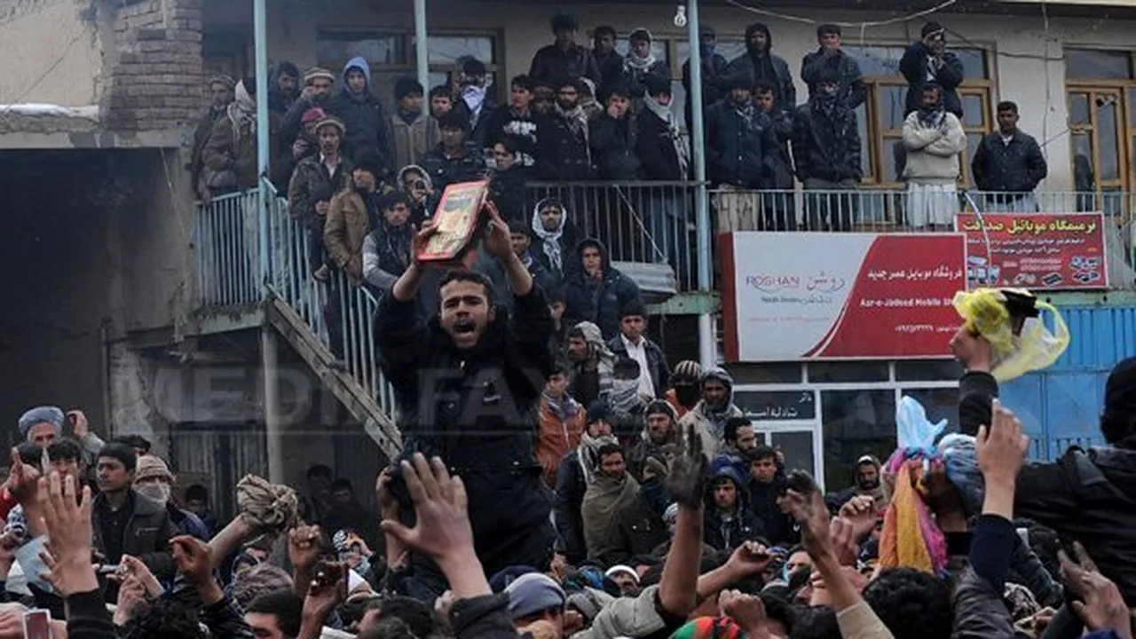 Talibanii cer uciderea militarilor străini din Afganistan, după incendierea Coranului