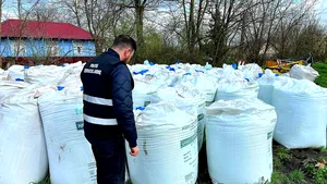 Botoşani: 80 de tone de îngrăşământ depozitat ilegal, lângă o şcoală