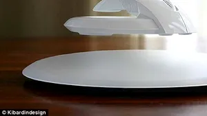 MOUSE-UL care levitează. INVENŢIA care poate schimba munca la birou