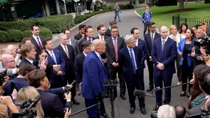 Șefii marilor companii de IA, în fața lui Trump: „Ca niște copii speriați în fața unui bătăuș”