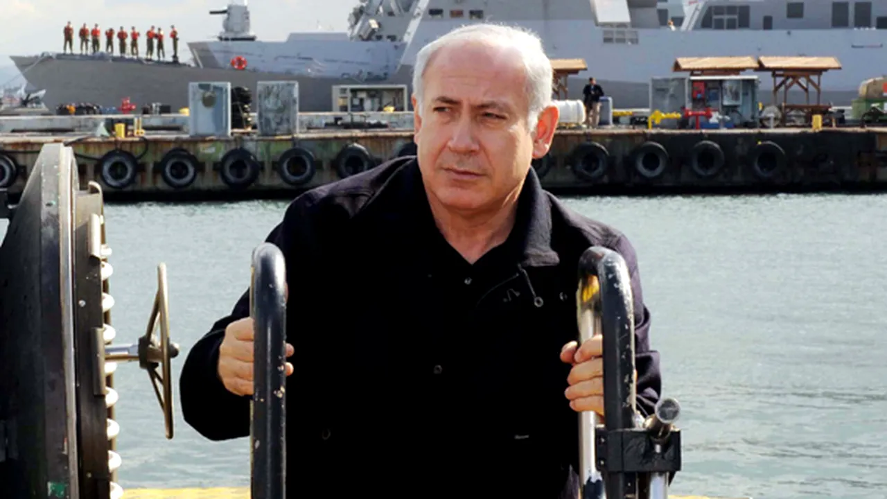 Benjamin Netanyahu a alunecat la urcarea într-o barcă