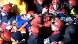 Cutremurul din Turcia: Salvare miraculoasă după 100 de ore de stat sub dărâmături - VIDEO