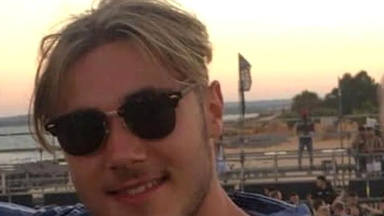 Selfie ucigaş în Mykonos: fiul de 22 de ani al unei bogate familii engleze, decapitat 

