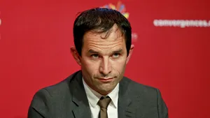 Benoît Hamon a fost ales drept candidatul Partidului Socialist la alegerile prezidenţiale din Franţa