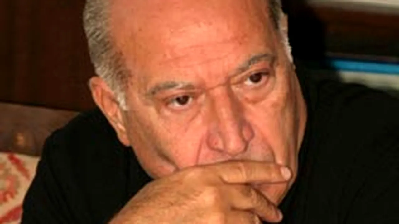 Voiculescu susţine că Băsescu i-a cerut să-i predea Antenele