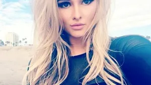 Kinsey Wolanski, fotomodelul care a intrat pe teren în costum de baie în finala Ligii Campionilor, a dezvăluit motivul din spatele apariţiei