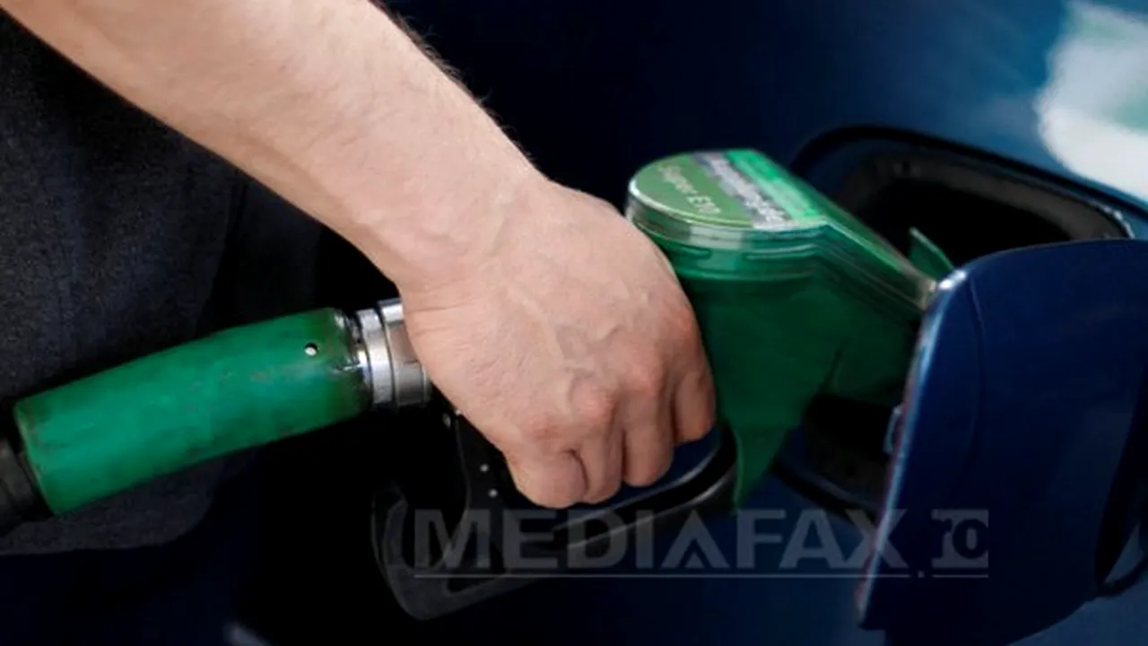 Câciu, despre înjumătăţirea accizei la carburanţi: Propunerea a fost validată / Preţul benzinei şi motorinei ar putea scădea cu 1,2 lei