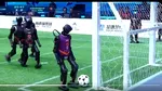 Nu aduce omul ce aduce robotul! În timp ce echipa de fotbal a Chinei a fost eliminată din calificările pentru Cupa Mondială, echipele de fotbal alcătuite din roboți umanoizi fac show după show