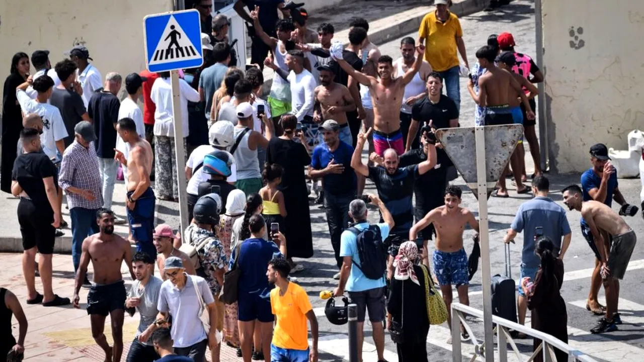 Spania și Maroc au convenit predarea imigranților care au intrat ilegal în Ceuta. Melilla și-a închis granițele
