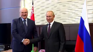 Aleksandr Lukaşenko a spus că i-a cerut lui Vladimir Putin mai multe tipuri de arme
