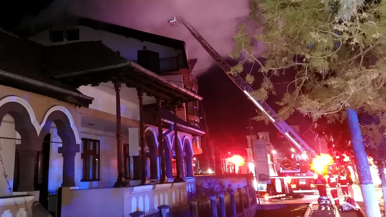 Incendiu la o pensiune din localitatea Călimăneşti