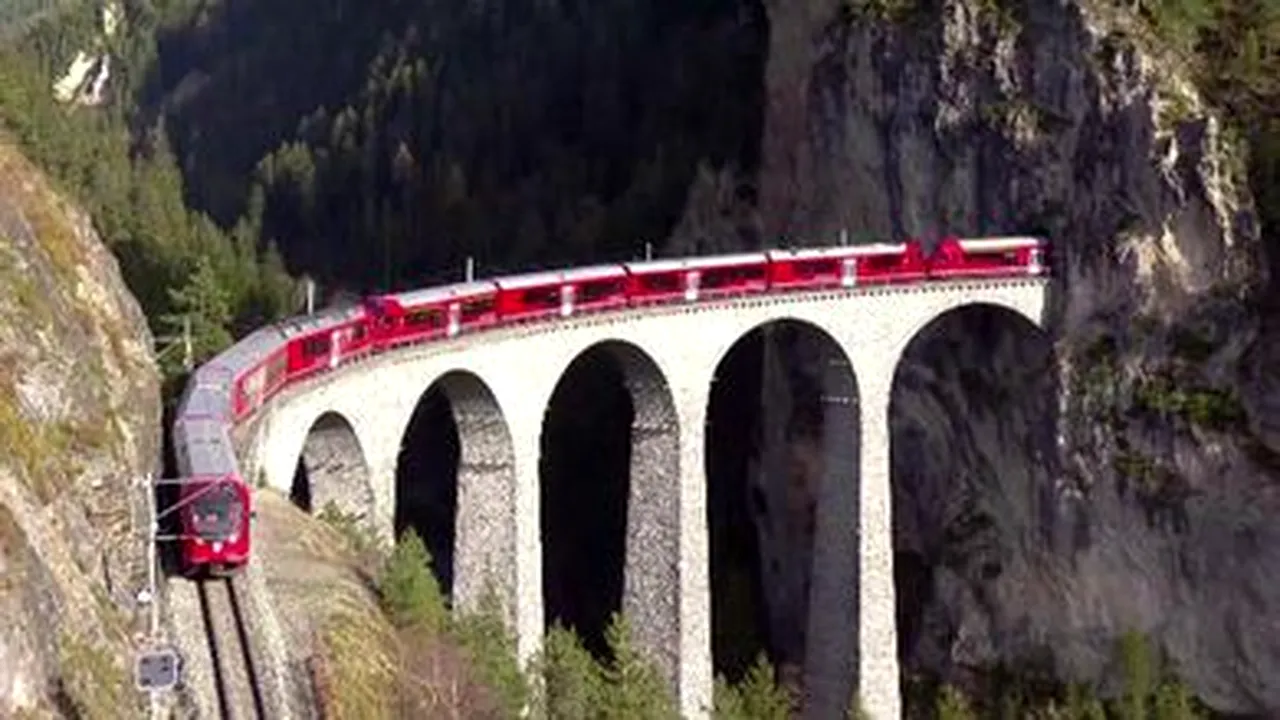 Cel mai lung tren de pasageri din lume: călătorie de Cartea Recordurilor în Elveţia

