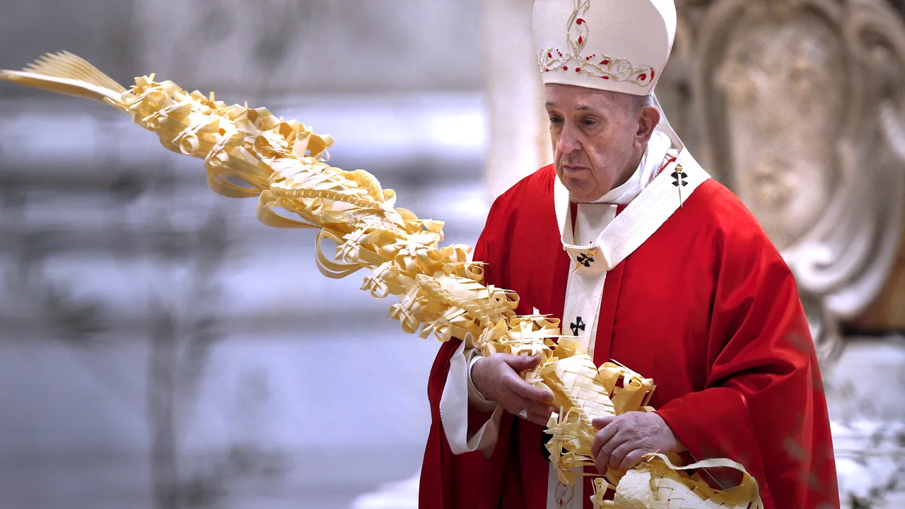 „O slujbă cu adevărat neobişnuită”. Papa Francis a deschis Săptămâna Mare într-o catedrală goală
