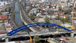 Rectificarea bugetară se discută astăzi în şedinţa Consiliului General al Bucureştiului. Mai multe fonduri, tăiate de la infrastructură. Ce pasaje şi şosele sunt vizate