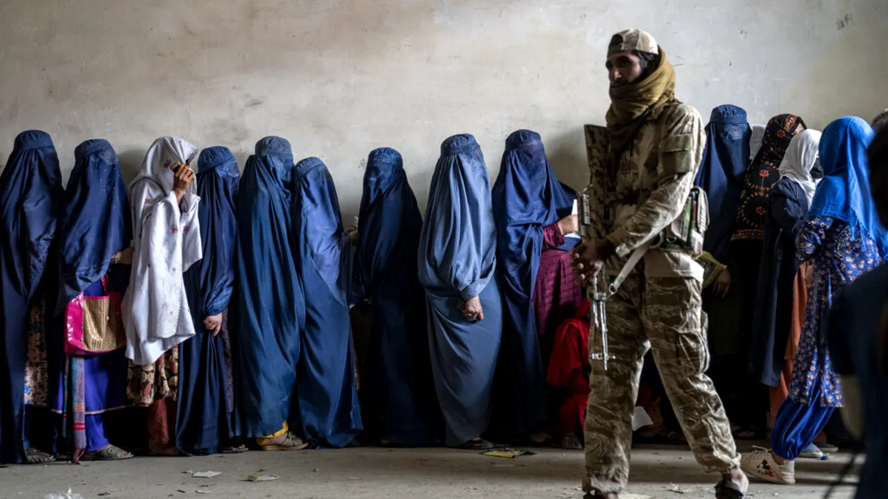 Înghețarea ajutoarelor umanitare americane a închis sute de dispensare în Afganistan