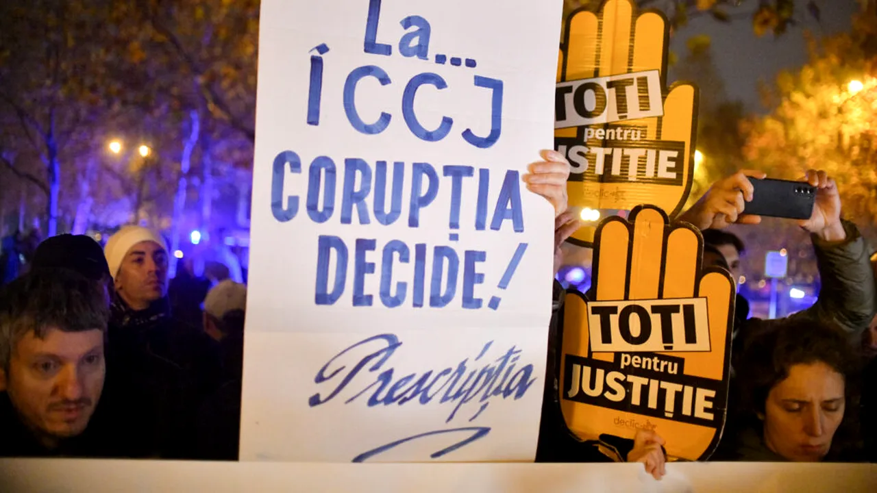 Protest în fața Curții Supreme de Justiție față de deciziile șefei ICCJ: „Savonea, nu uita! Va veni și ziua ta”