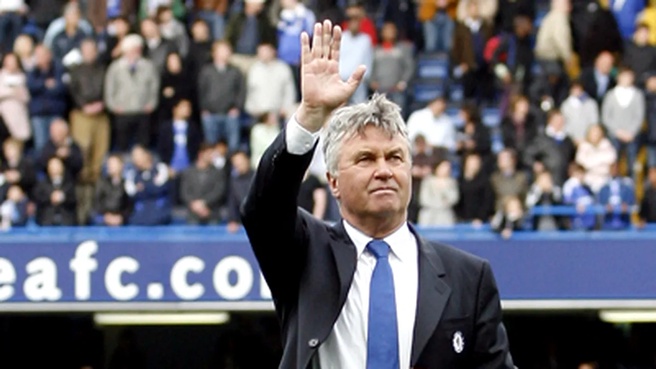 Jucătorii de la Chelsea i-au dăruit lui Hiddink un ceas în valoare de 50.000 de lire sterline