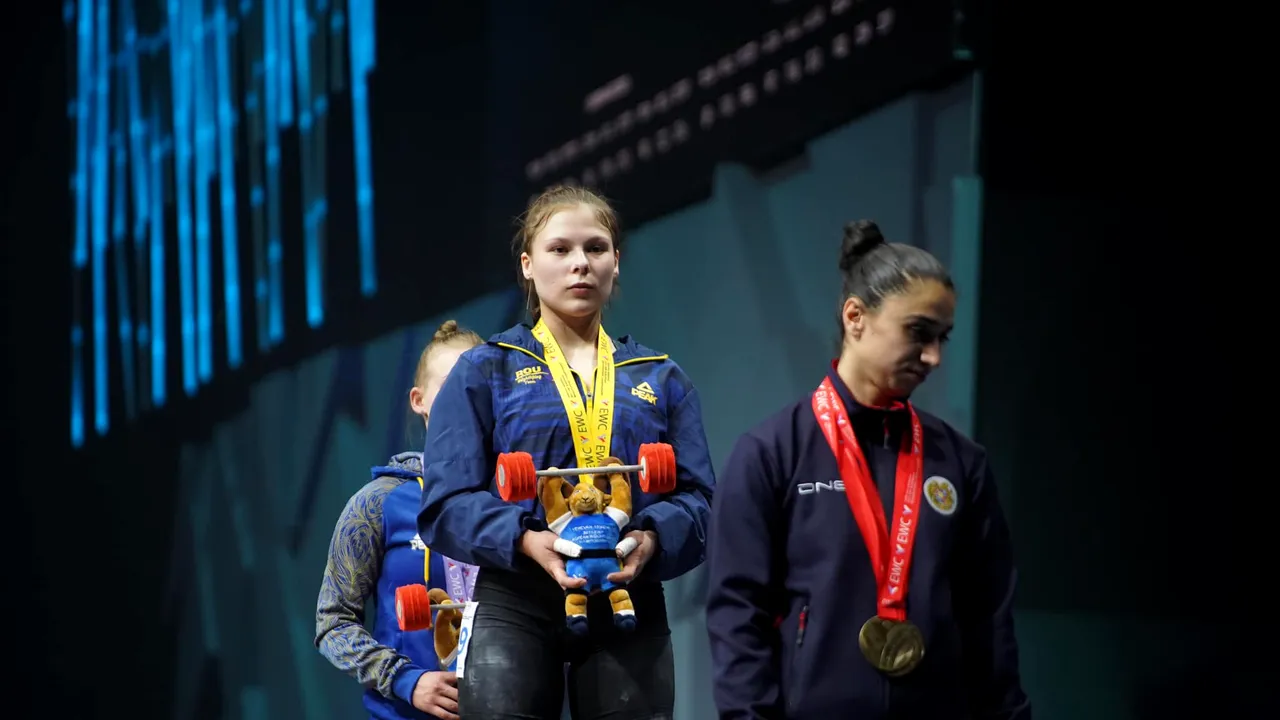 Trei medalii de aur pentru Andreea Cotruţa, la Campionatul European de haltere