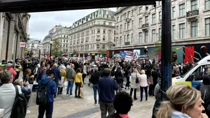 Revolta britanicilor. Mii de oameni protestează la Londra împotriva banchetului lui Trump