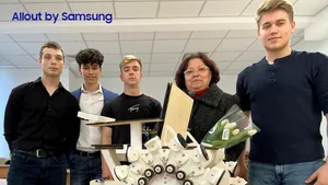 O echipă din Ploieşti a dezvoltat un robot logoped care i-a adus victoria