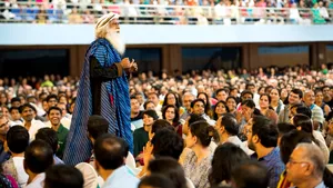 Sadhguru, cel mai urmărit Yoghin din lume, vine în România