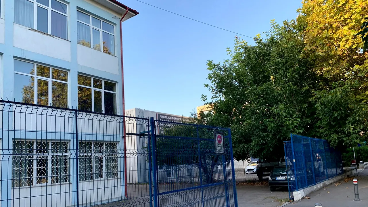 Liceul “COVIDIUS” a trecut peste noapte de la scenariul galben la cel roşu. Cum au primit elevii vestea
