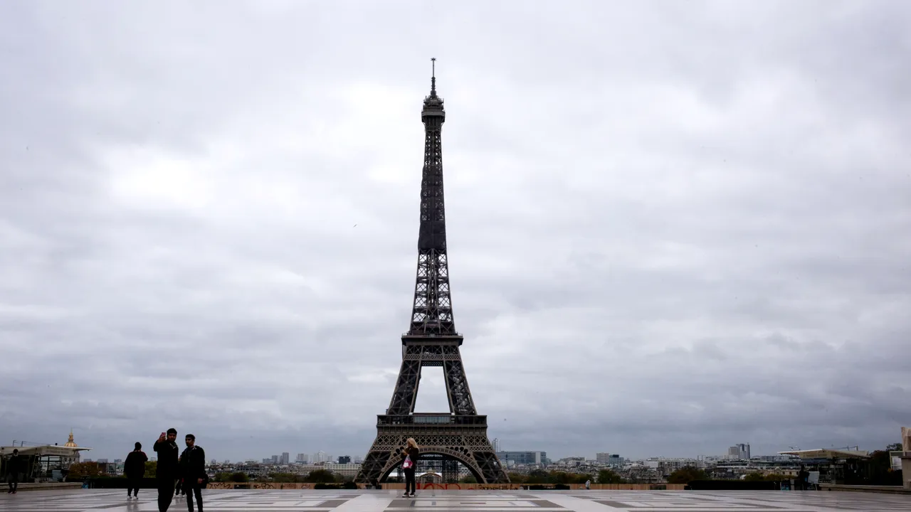 Mama atacatorului de la Paris a dat deja alarma în octombrie