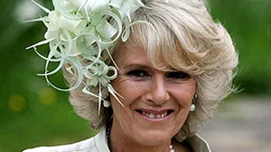Soţia prinţului Charles, fotografiată având la mână o brăţară asemănătoare celor ale Cabalei