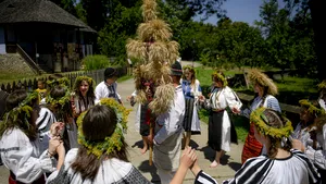 Sânzienele sau Drăgaica, noapte magică şi zi de sărbătoare. Obiceiuri şi tradiţii când „se deschid porţile cerului”