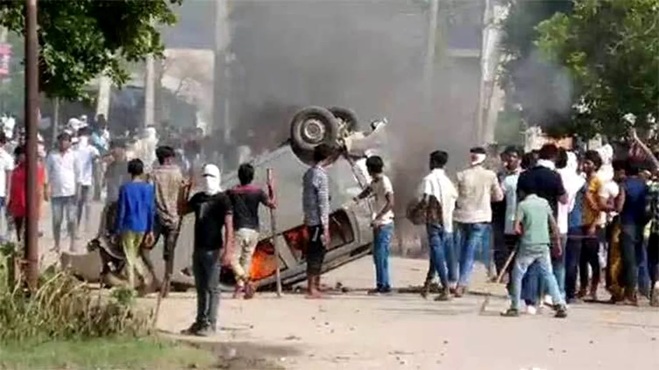 India: confruntare între hinduşi şi musulmani în timpul unei procesiuni. Cinci oameni au murit